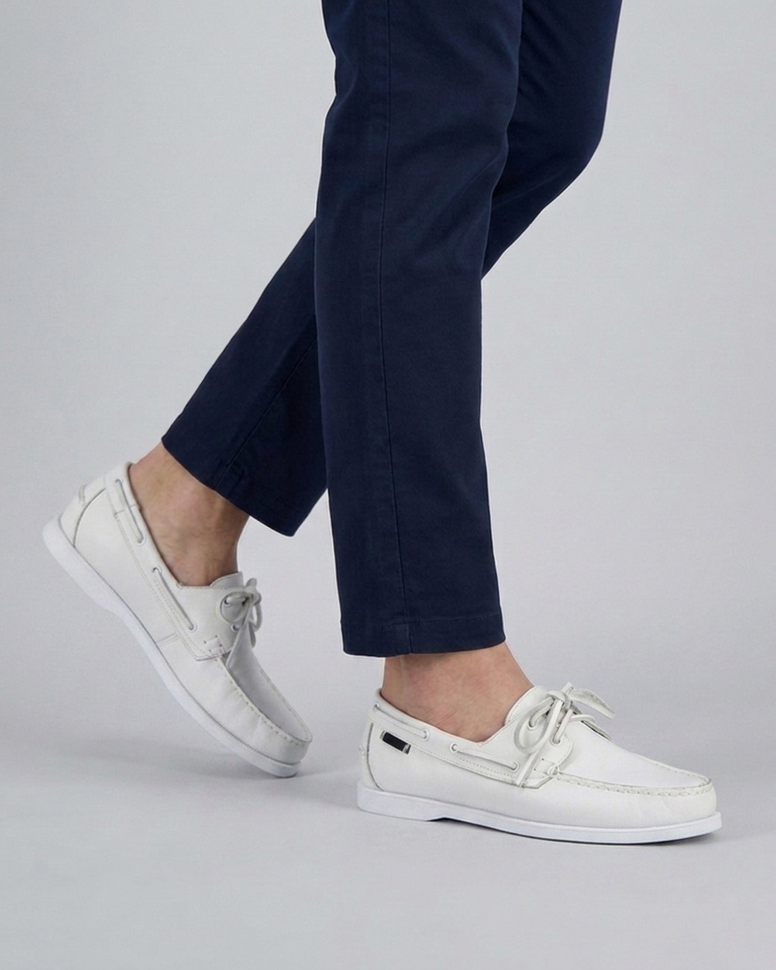 Hudson & Tate Bayfield Men's Boat Shoe White - Lifestyle Walking Shot