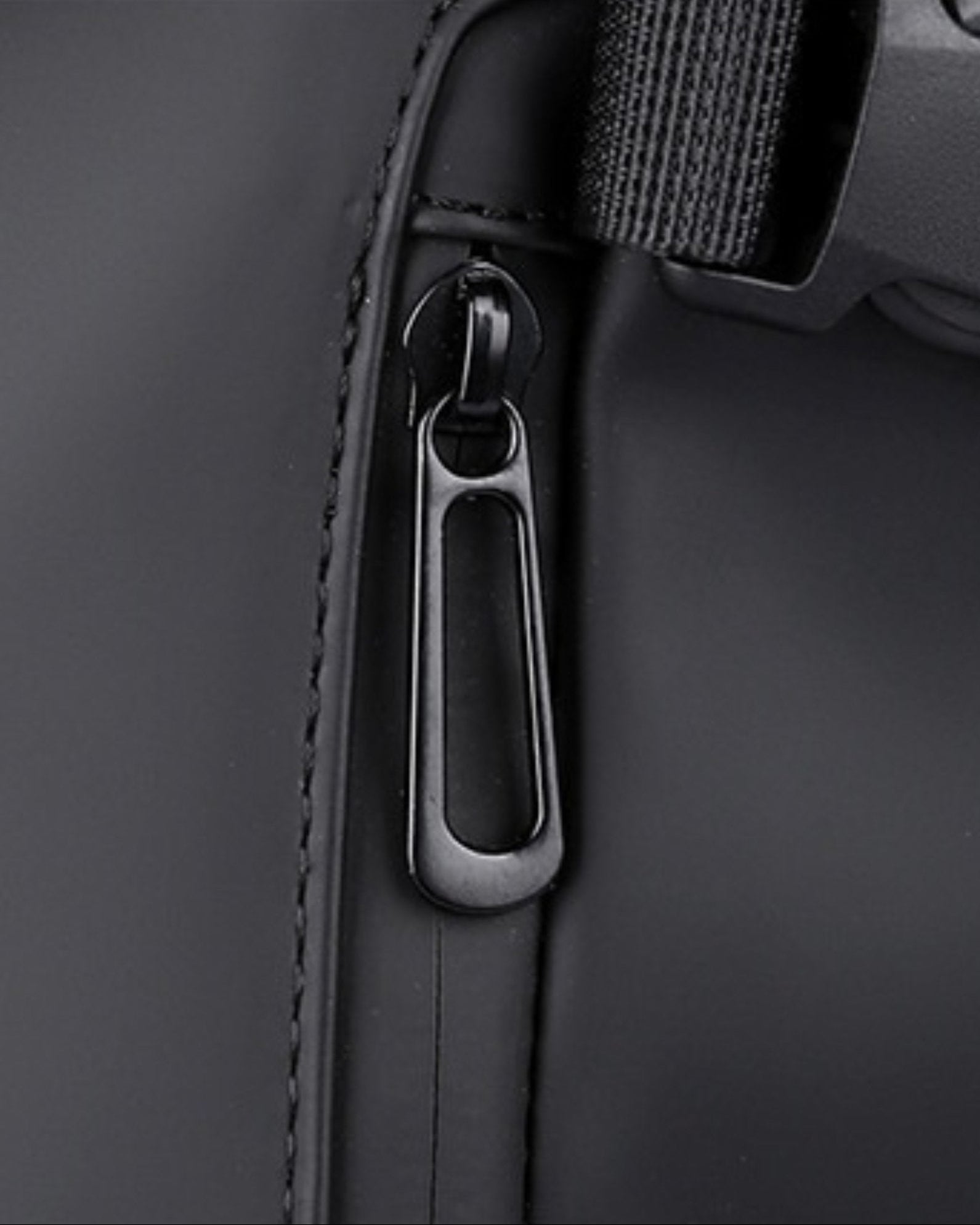 Tucker waterproof laptop travel backpack waterproof zipper close up