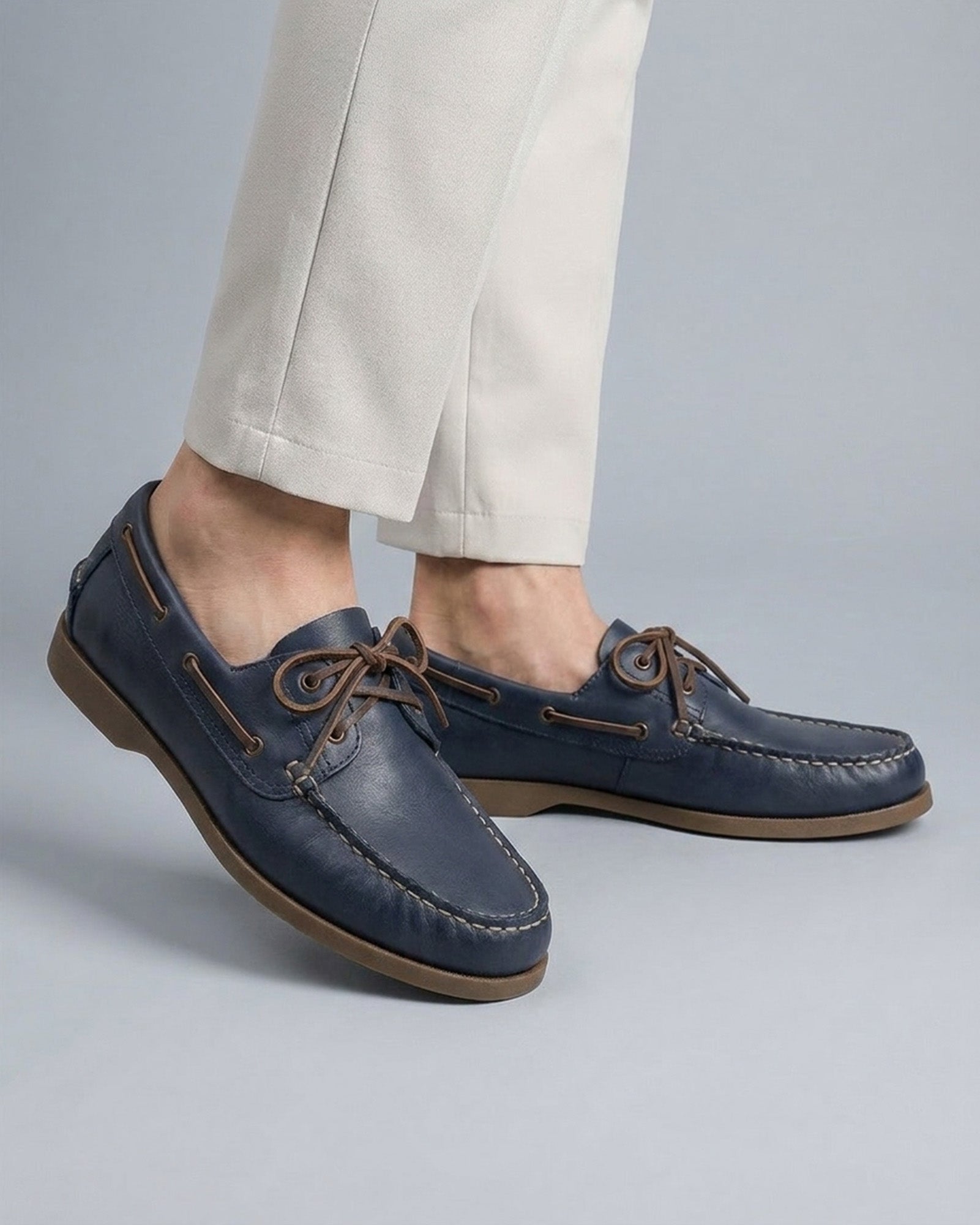 Hudson & Tate Tate Boat Shoe Navy - On Foot Side View